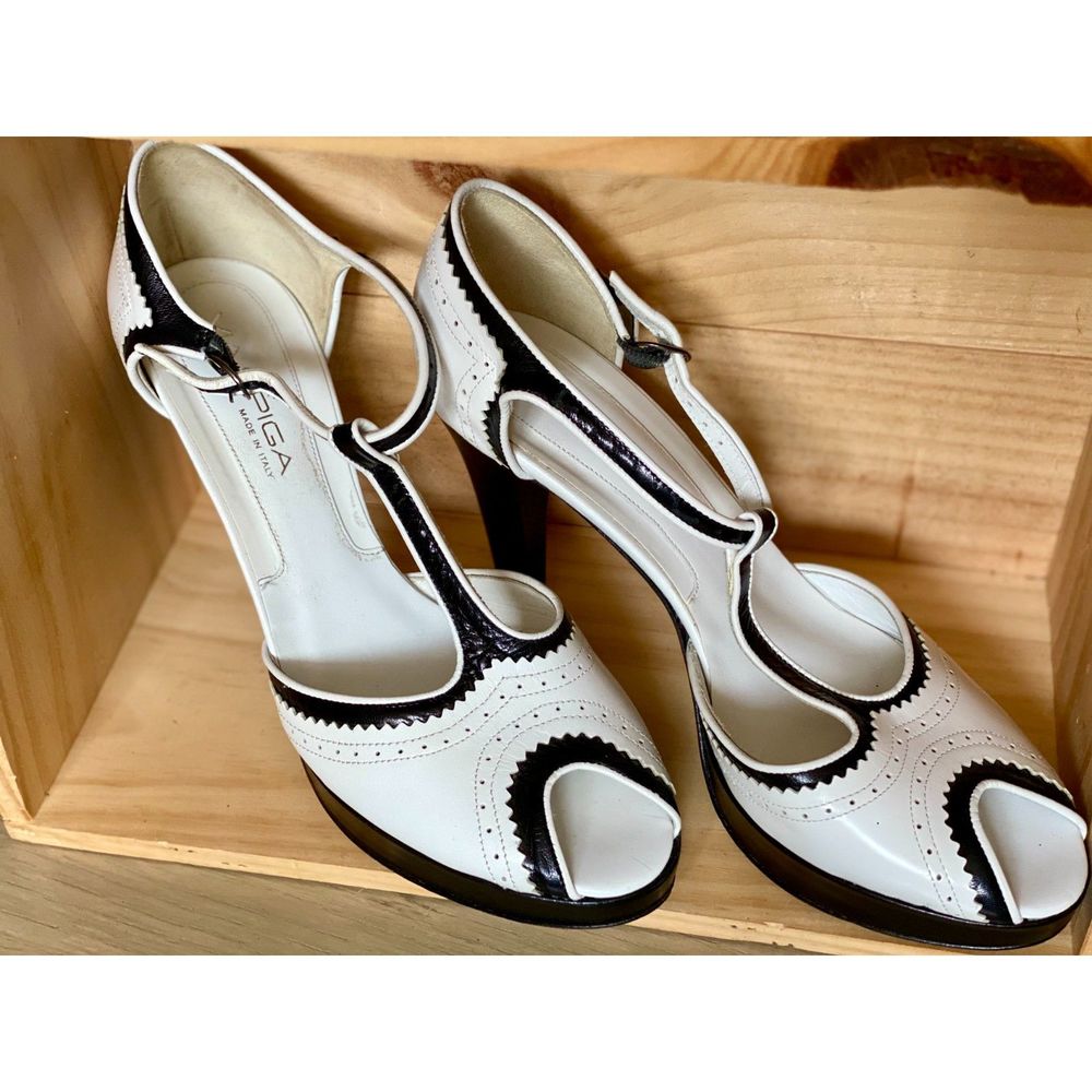 Via Spiga Leather B&W Spectator TStrap Peep Toe Platform Heel SZ 9 Made in Italy